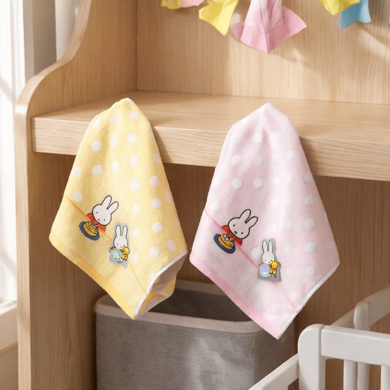 귀여운 만화 캐릭터 스타일의 새로운 어린이 손수건, 두 - Baby Products Must Have 리뷰 및 가격